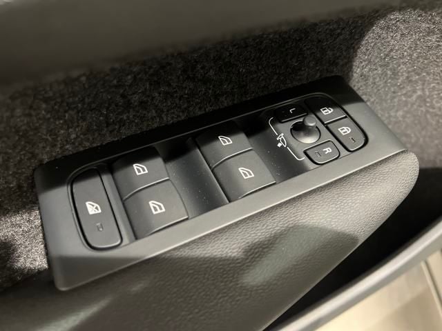 2024 Volvo XC40 Recharge Pure Electric Twin Core