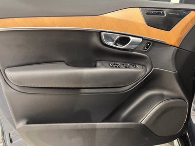 2024 Volvo XC90 Recharge Plug-In Hybrid T8 Plus Bright Theme 7 Passenger