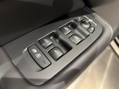 2024 Volvo XC60 Recharge Plug-In Hybrid Ultimate