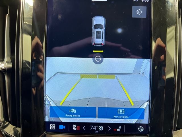 2023 Volvo XC60 Recharge Plug-In Hybrid T8 Plus Bright Theme