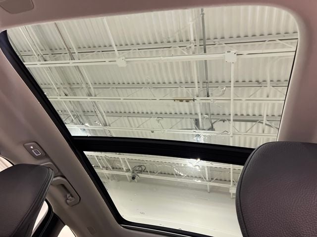 2023 Volvo XC60 Recharge Plug-In Hybrid T8 Plus Bright Theme