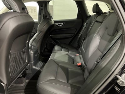 2023 Volvo XC60 Recharge Plug-In Hybrid T8 Plus Bright Theme
