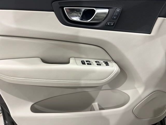 2025 Volvo XC60 Plug-In Hybrid T8 Plus