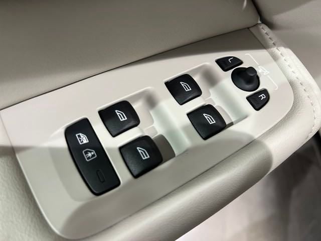 2025 Volvo XC60 Plug-In Hybrid T8 Plus