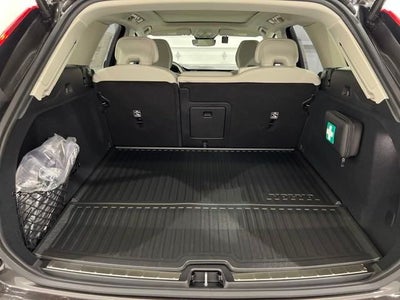 2025 Volvo XC60 Plug-In Hybrid T8 Plus