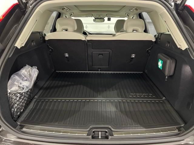 2025 Volvo XC60 Plug-In Hybrid T8 Plus