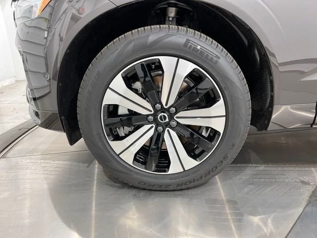 2025 Volvo XC60 Plug-In Hybrid T8 Plus