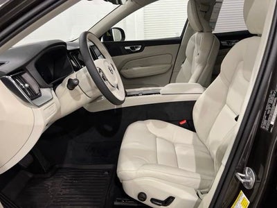 2025 Volvo XC60 Plug-In Hybrid T8 Plus