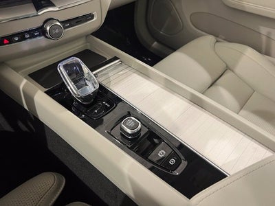 2026 Volvo XC60 Plug-In Hybrid T8 Ultra