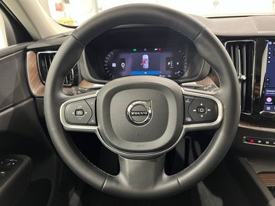 2022 Volvo XC60 B5 Momentum