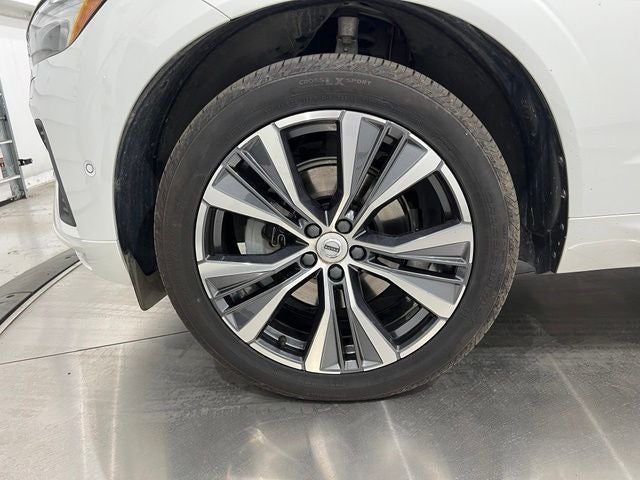 2022 Volvo XC60 B5 Momentum