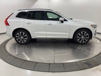 2022 Volvo XC60 B5 Momentum