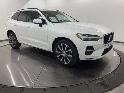 2022 Volvo XC60 B5 Momentum