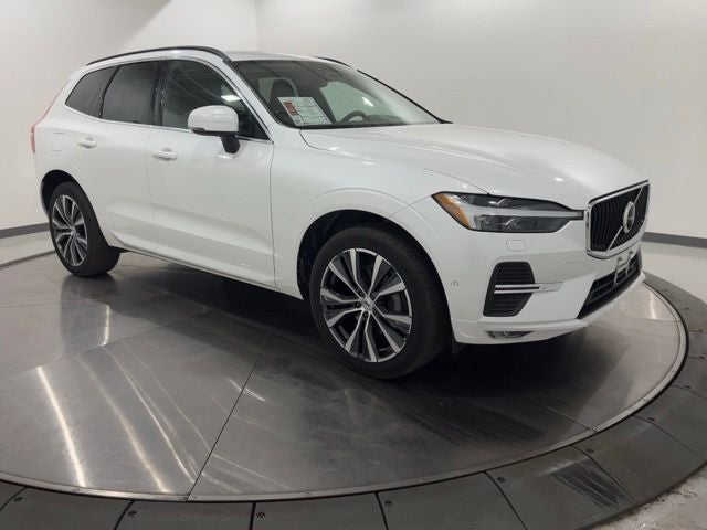 2022 Volvo XC60 B5 Momentum