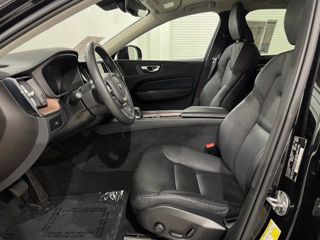 2024 Volvo XC60 B5 Plus Dark Theme
