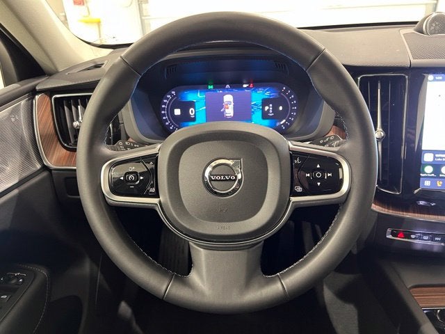 2024 Volvo XC60 B5 Ultimate Dark Theme