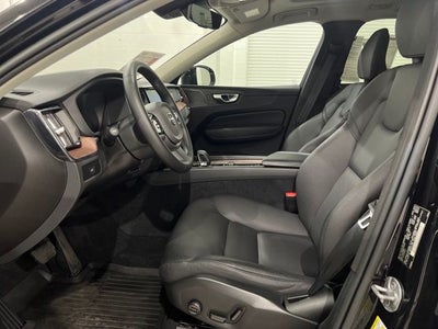 2023 Volvo XC60 B5 Plus Bright Theme