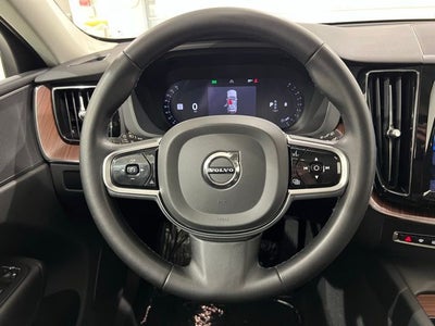 2023 Volvo XC60 B5 Plus Dark Theme