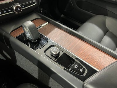 2023 Volvo XC60 B5 Plus Dark Theme