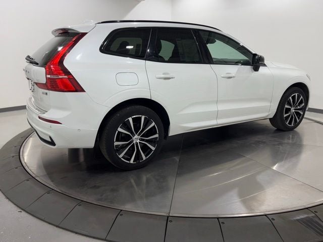 2023 Volvo XC60 B5 Plus Dark Theme