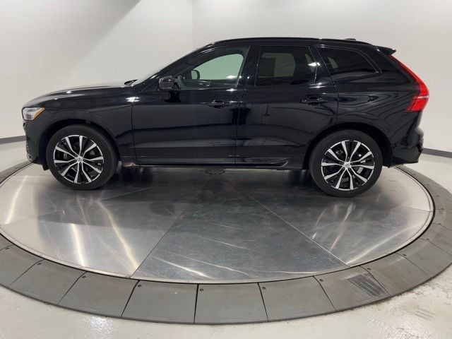 2023 Volvo XC60 B5 Plus Dark Theme