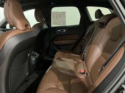 2023 Volvo XC60 B5 Plus Dark Theme