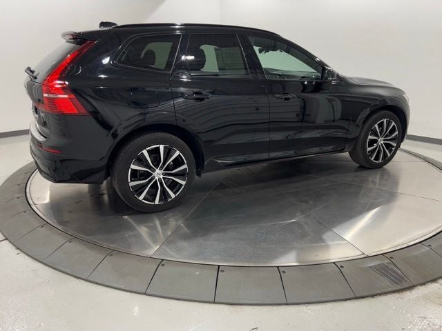 2023 Volvo XC60 B5 Plus Dark Theme
