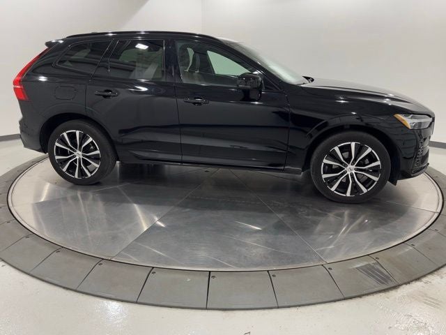 2023 Volvo XC60 B5 Plus Dark Theme