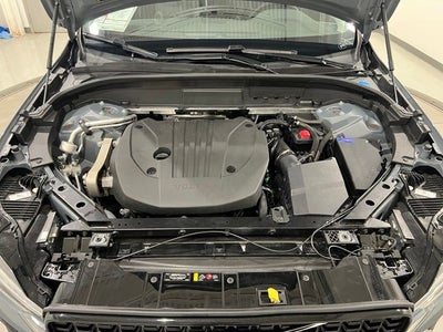 2023 Volvo XC60 B5 Plus Dark Theme