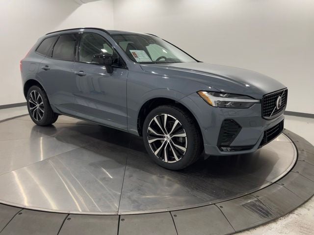 2023 Volvo XC60 B5 Plus Dark Theme