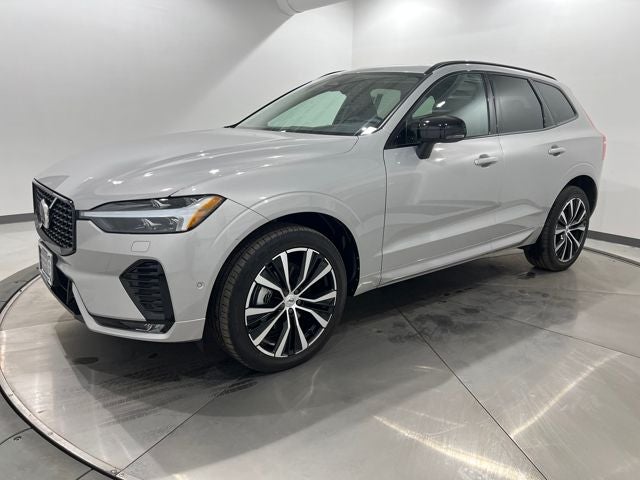 2023 Volvo XC60 B5 Plus Dark Theme