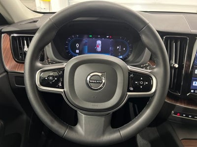 2023 Volvo XC60 B5 Plus Dark Theme