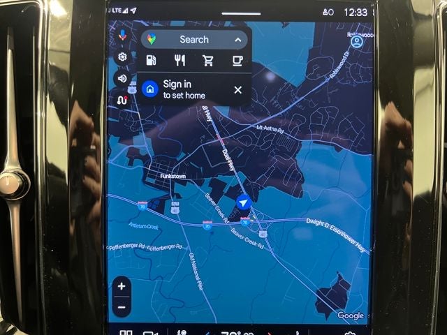 2023 Volvo XC60 B5 Plus Dark Theme