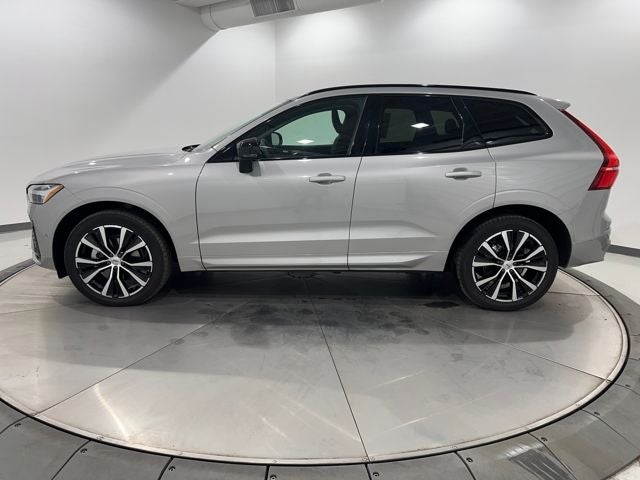 2023 Volvo XC60 B5 Plus Dark Theme