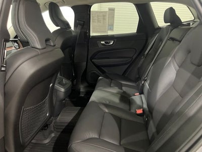 2023 Volvo XC60 B5 Plus Dark Theme
