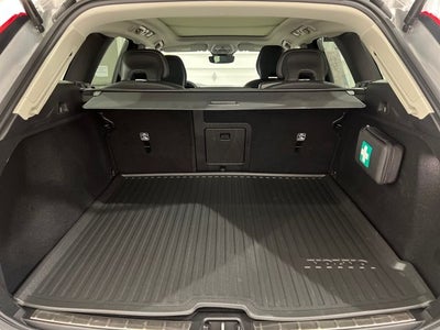 2023 Volvo XC60 B5 Plus Dark Theme