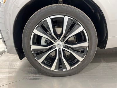 2023 Volvo XC60 B5 Plus Dark Theme