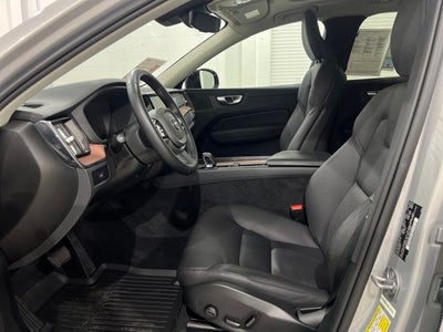 2023 Volvo XC60 B5 Plus Dark Theme