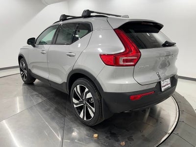 2025 Volvo XC40 B5 Plus Dark Theme