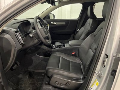 2025 Volvo XC40 B5 Plus Dark Theme