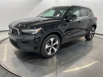 2025 Volvo XC40 B5 Core