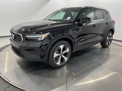 2025 Volvo XC40 B5 Core