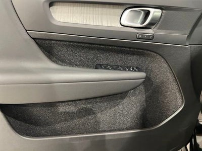 2025 Volvo XC40 B5 Core