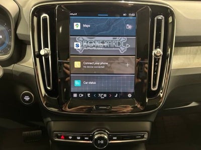 2025 Volvo XC40 B5 Core