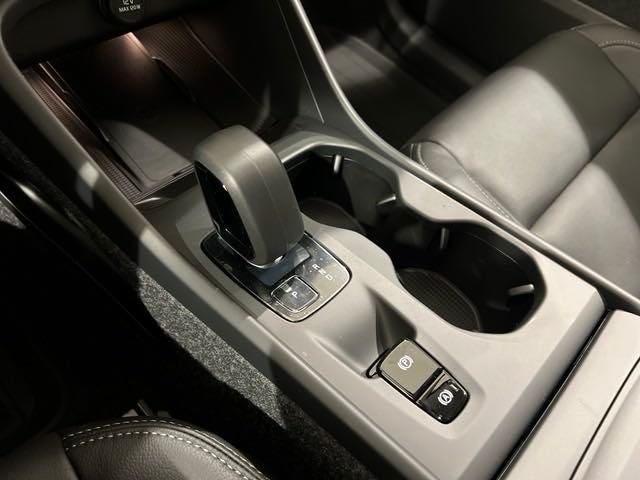 2025 Volvo XC40 B5 Core