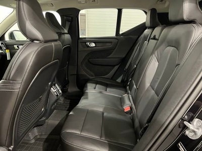 2025 Volvo XC40 B5 Core