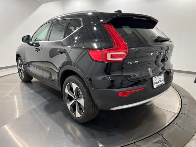 2025 Volvo XC40 B5 Core