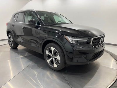 2025 Volvo XC40 B5 Core