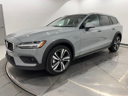 2024 Volvo V60 Cross Country B5 Plus