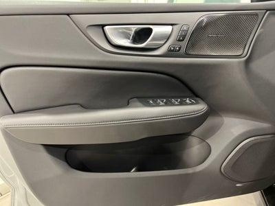 2024 Volvo V60 Cross Country B5 Plus